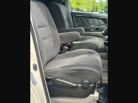 Toyota Alphard Sunroof 8 Seater 41
