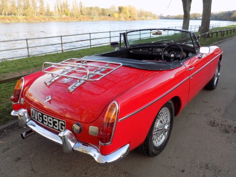 MG MGB MKII ROADSTER 2
