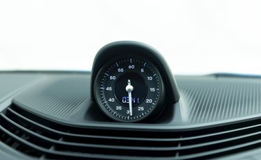 Porsche Taycan GTS Sport Turismo 18