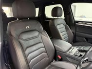 Volkswagen Touareg 3.0 TDI V6 Black Edition SUV 5dr Diesel Tiptronic 4Motion Euro 6 (s/s) (286 7