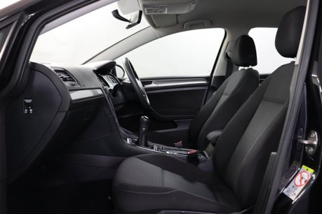 Volkswagen Golf S TSI 37