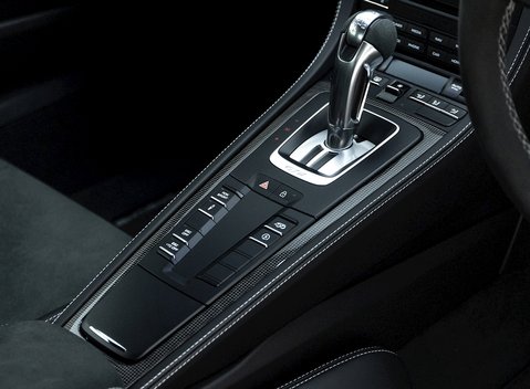 Porsche 718 Cayman GT4 17