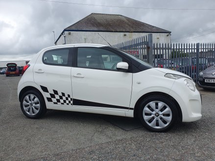 2015 CITROEN C1 FEEL YEAR 2015 15 MILEAGE 63,020 MILES BODY TYPE HATCHBACK COLOUR WHITE... photo
