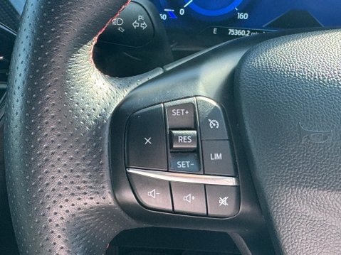 Ford Kuga 2.5h Duratec ST-Line Edition CVT Euro 6 (s/s) 5dr 38