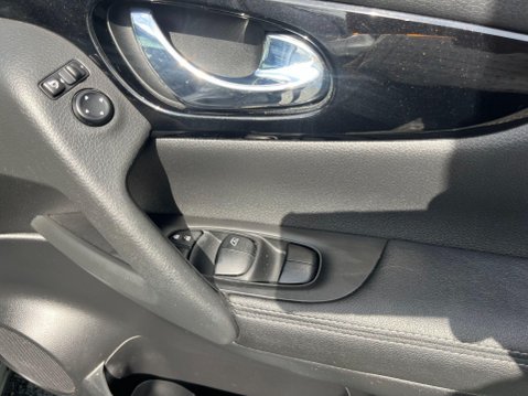 Nissan Qashqai 1.6 dCi Tekna Euro 6 (s/s) 5dr 33