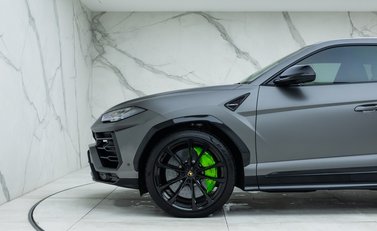 Lamborghini Urus 40