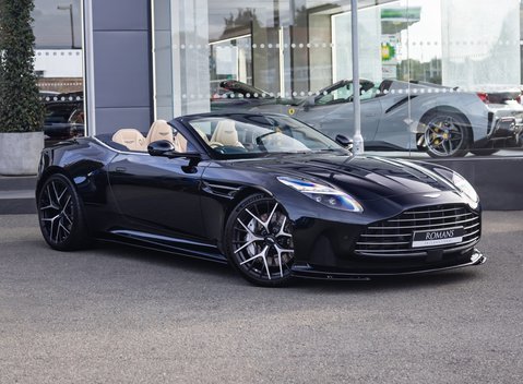 Aston Martin DB12 Volante 4