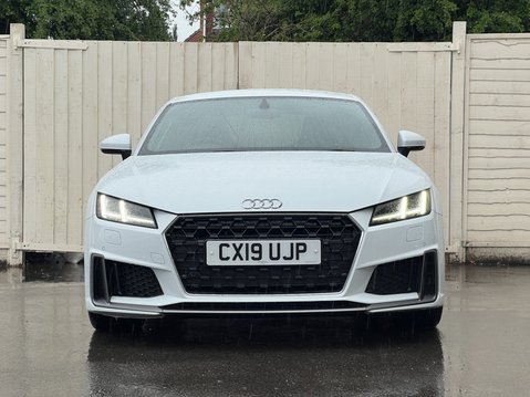 Audi TT 2.0 TFSI 40 S line Coupe 3dr Petrol S Tronic Euro 6 (s/s) (197 ps) 3