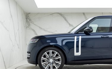 Land Rover Range Rover P530 Autobiography LWB 7 Seater 28