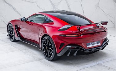 Aston Martin V12 Vantage 9