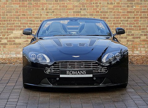Aston Martin V12 Vantage Roadster 22