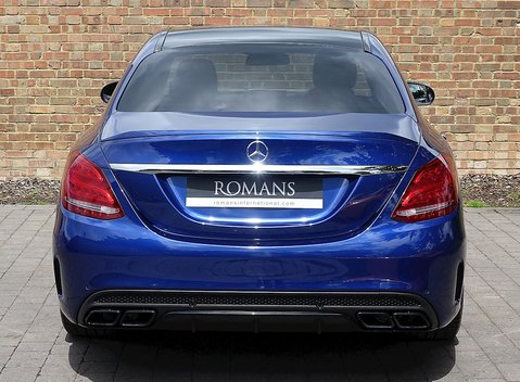 Mercedes-Benz C Class C63 Saloon 17