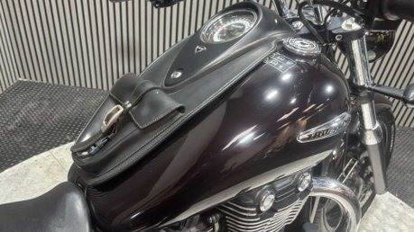 Triumph Thunderbird STORM 2011 35K 3 OWNERS BIG CC TWIN CRUISER SISSY BAR 38
