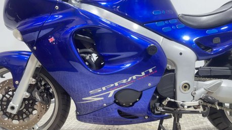 Triumph Sprint 2002 27K RUNNING PROJECT BIKE SPARES OR REPAIR SPORTS TOURER 21