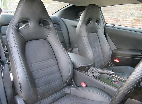 Nissan GT-R Premium Edition 8