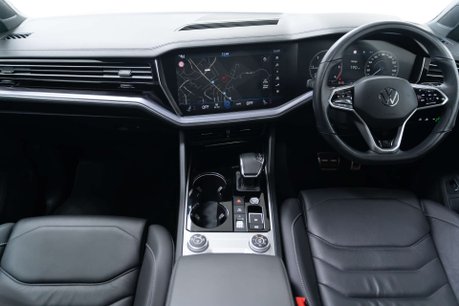 Volkswagen Touareg 3.0 Touareg V6 Black Edition TDI Auto 4WD 5dr 24