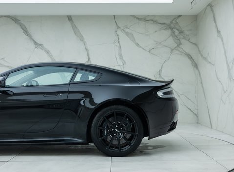 Aston Martin V12 Vantage S Coupe 36