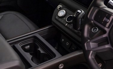 Land Rover Defender 110 P400 X 21