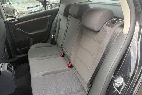 Volkswagen Golf BLUEMOTION MATCH TDI -DEMO +1 OWNER -19 SERVICES -£35 ROAD TAX -SUNROOF 32