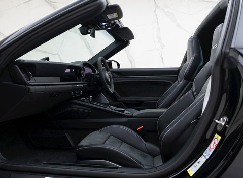 Porsche 911 (992) Targa 4 GTS 16