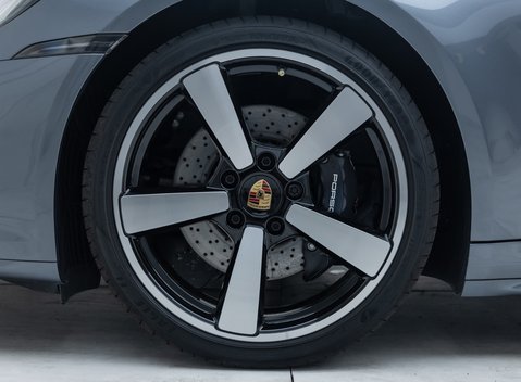 Porsche 911 Carrera (992.2) 28