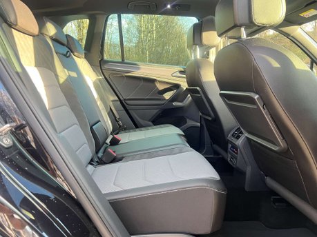 Volkswagen Tiguan 2.0 Tiguan R-Line Tech TDI Semi-Auto 5dr 43