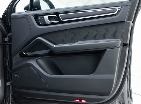 Porsche Cayenne GTS Coupé 21