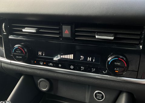 Nissan Qashqai DIG-T N-CONNECTA MHEV 20