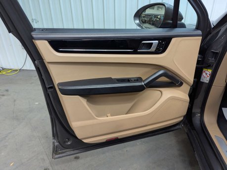 Porsche Cayenne 3.0 Cayenne V6 Auto 4WD 5dr 56