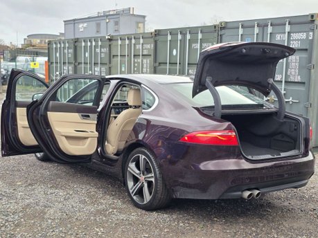 Jaguar XF 2.0d Portfolio Saloon 4dr Diesel Auto Euro 6 (s/s) (180 ps) 9