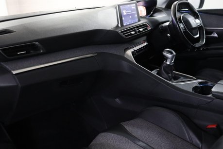 Peugeot 3008 PURETECH S/S ALLURE 34