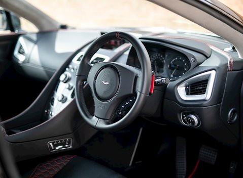 Aston Martin Vanquish 11