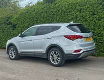 Hyundai SANTA FE 2.2 CRDi Blue Drive Premium SUV 5dr Diesel Manual 4WD Euro 6 (200 ps) 6