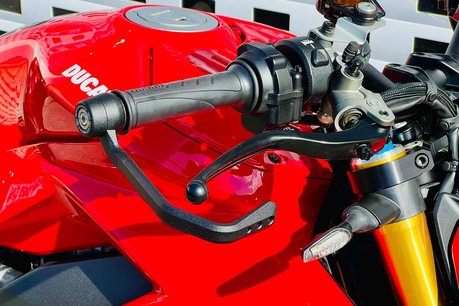 Ducati Streetfighter V4 Streetfighter V4 S 11
