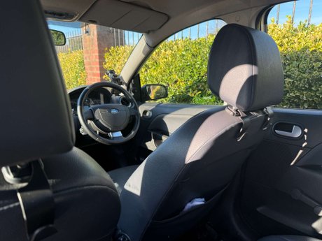 Ford Fiesta 1.4 Fiesta Ghia 5dr 16