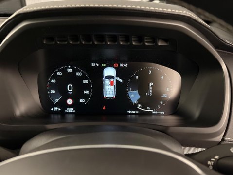 Volvo XC90 2.0 D5 PowerPulse R-Design Auto 4WD Euro 6 (s/s) 5dr 12