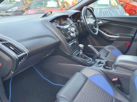 Ford Focus 2.0T EcoBoost ST-2 Euro 5 (s/s) 5dr 10