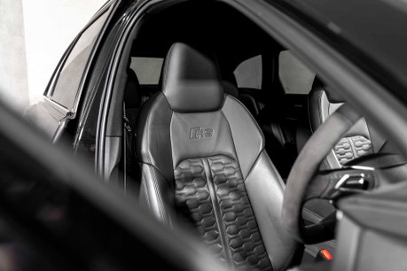 Audi RS6 Avant QUATTRO CARBON BLACK. VAT Q. WARRANTY. HEATED & COOLED SEATS. B & O. 28