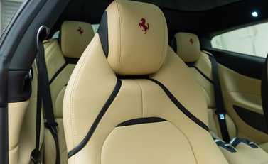 Ferrari GTC4 Lusso V12 15