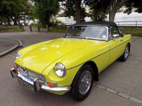 MG B ROADSTER 56