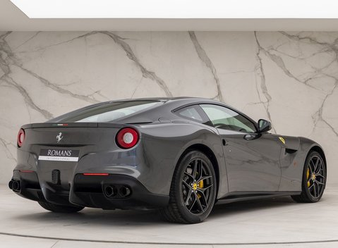 Ferrari F12 Berlinetta 7
