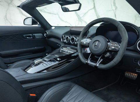 Mercedes-Benz AMG GT R Roadster 20