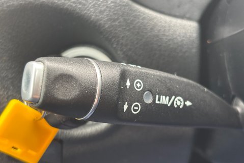 Mercedes-Benz Vito 114 Progressive L2 Panel Van - Air Con / Rear Camera 29