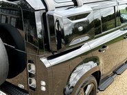 Land Rover Defender V8 32