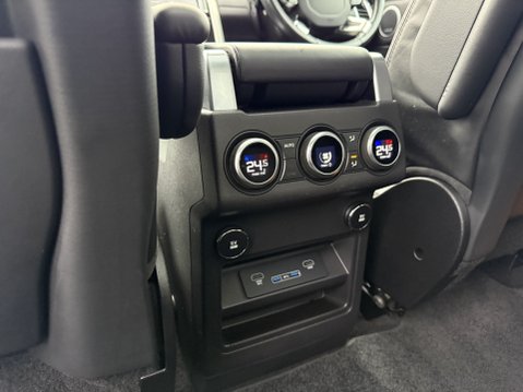 Land Rover Discovery HSE Luxury 26