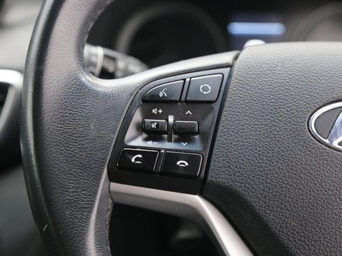 Hyundai TUCSON 1.6 GDi Premium Euro 6 (s/s) 5dr 11