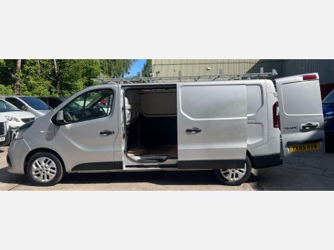 Renault Trafic 1.6 dCi 29 Sport Nav Panel Van 5dr Diesel Manual LWB Standard Roof Euro 6 ( 16