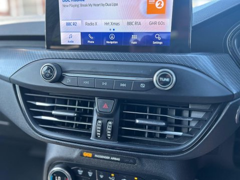 Ford Focus 1.5 EcoBlue ST-Line X Auto Euro 6 (s/s) 5dr 23