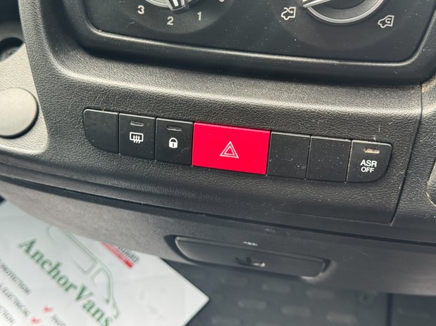 Citroen Relay MWB L2H2 [SOLD CR] Medium Roof Enterprise 35 Air Con Nav Sensors Tow Bar EU 30