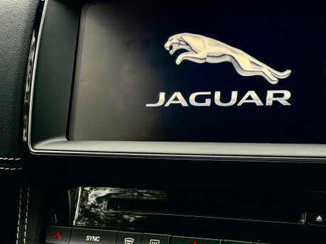 Jaguar F-Pace I V6 S AWD 35